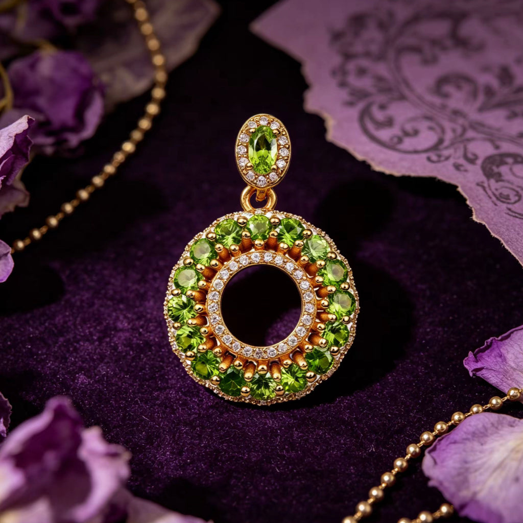 Vintage Tsavorite Pendant editorial view
